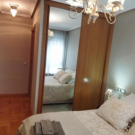 Céntrico apartamento en Oviedo con parking y wifi Exterior foto