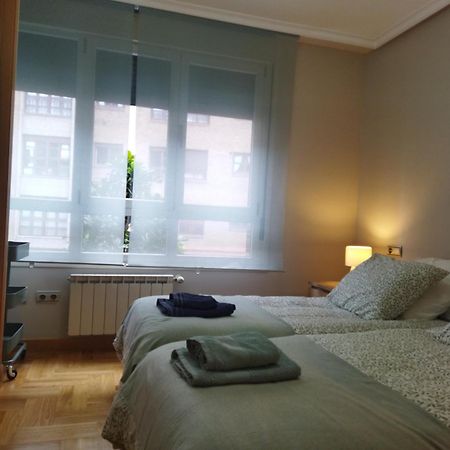 Céntrico apartamento en Oviedo con parking y wifi Exterior foto