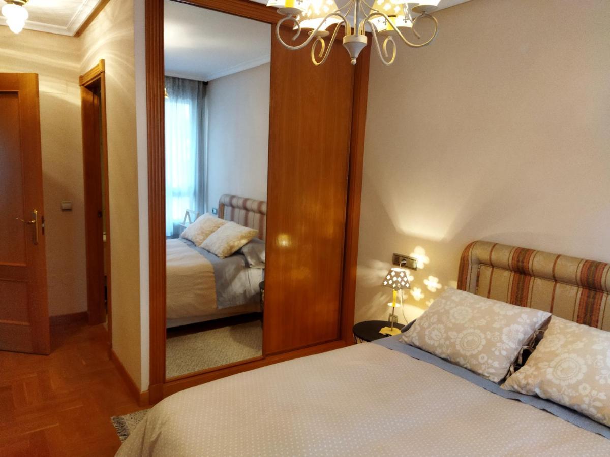 Céntrico apartamento en Oviedo con parking y wifi Exterior foto