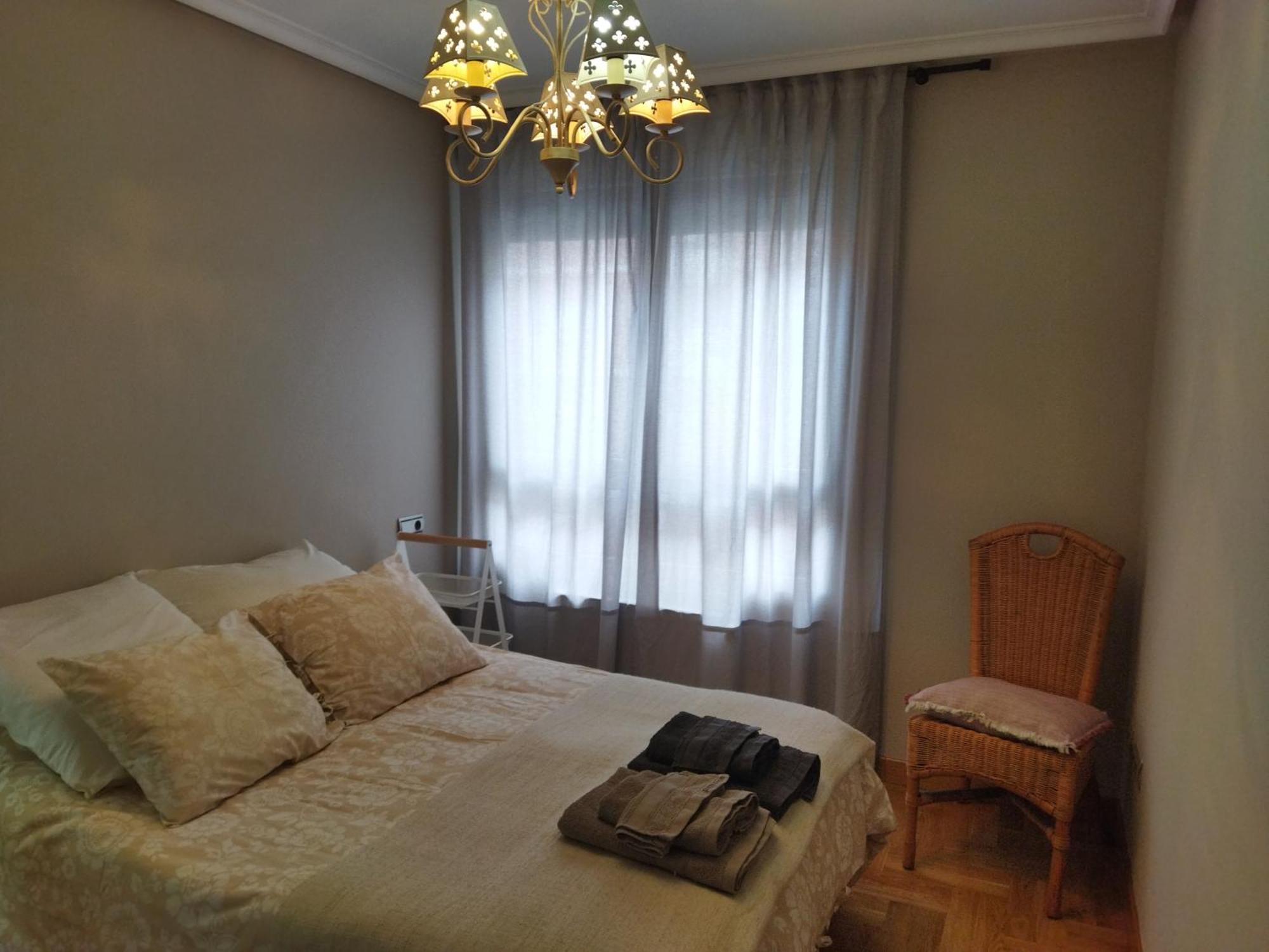 Céntrico apartamento en Oviedo con parking y wifi Exterior foto